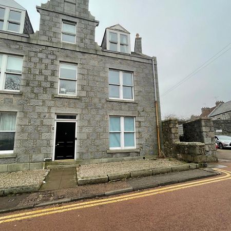 Modern & Cosy Apartment In The Heart Of The Historic Old Town Of Aberdeen, Free Wifi, Free Parking Экстерьер фото