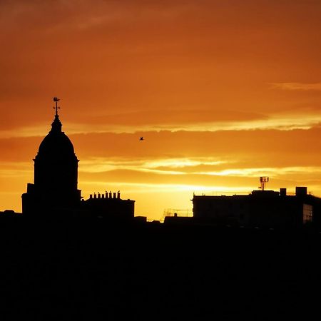 Modern & Cosy Apartment In The Heart Of The Historic Old Town Of Aberdeen, Free Wifi, Free Parking Экстерьер фото